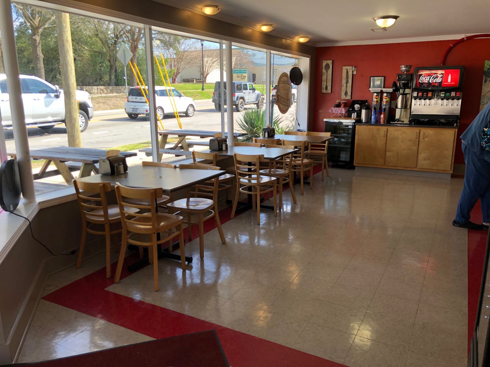 bubbas biscuit empty restaurant